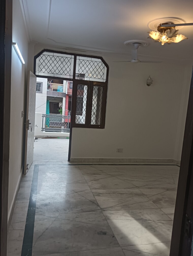 Room, lajpat nagar i 2 Bedroom 900 Sq.Ft. Builder Floor In Lajpat Nagar I Delhi 9609828
