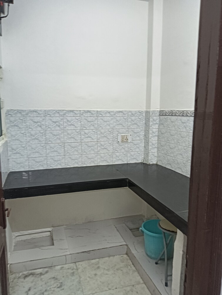 Kitchen, lajpat nagar i 2 Bedroom 900 Sq.Ft. Builder Floor In Lajpat Nagar I Delhi 9609828
