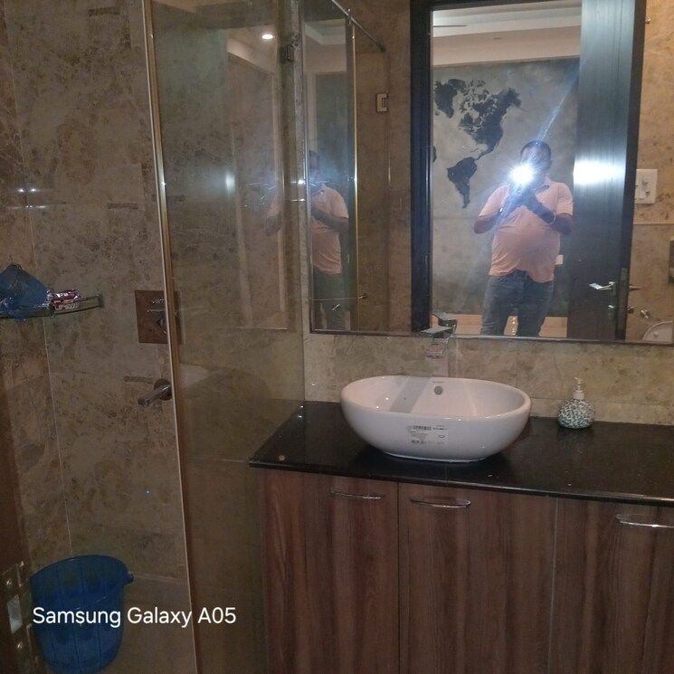 Bathroom, greater kailash ii 3 Bedroom 217 Sq.Yd. Builder Floor In Greater Kailash ii Delhi 9609852