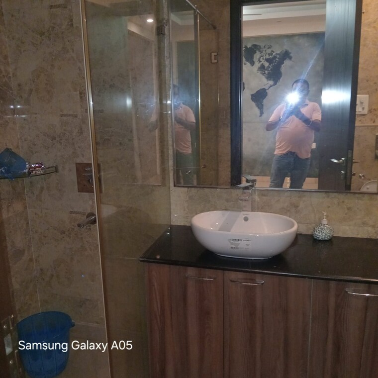 Bathroom, greater kailash ii 3 Bedroom 217 Sq.Yd. Builder Floor In Greater Kailash ii Delhi 9609852