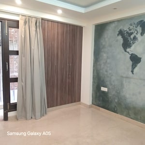 Room in 3 BHK Builder Floor at Greater Kailash ii – for Rent