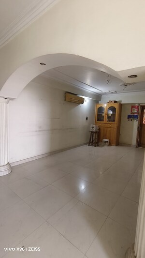 Building Lobby in 6+ BHK Builder Floor at Pahari – for Rent