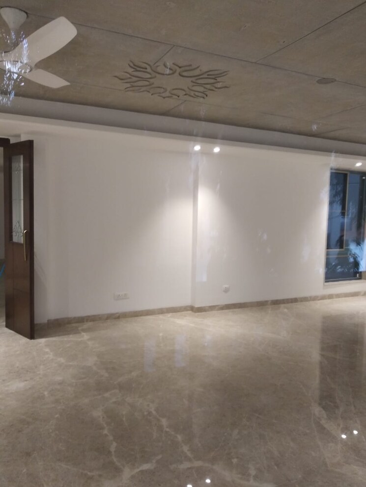 Room, panchsheel enclave 4 Bedroom 600 Sq.Yd. Builder Floor In Panchsheel Enclave Delhi 9609856