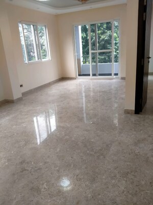 Room in 4 BHK Builder Floor at Panchsheel Enclave – for Rent