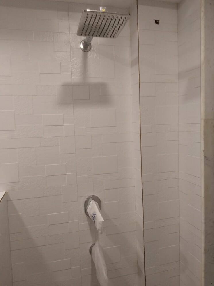 Bathroom, panchsheel enclave 4 Bedroom 600 Sq.Yd. Builder Floor In Panchsheel Enclave Delhi 9609856