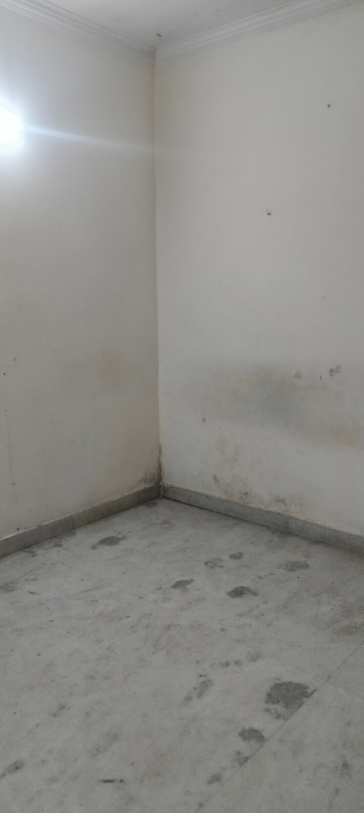 Room, janakpuri 2 Bedroom 800 Sq.Ft. Apartment In Janakpuri Delhi 9609862