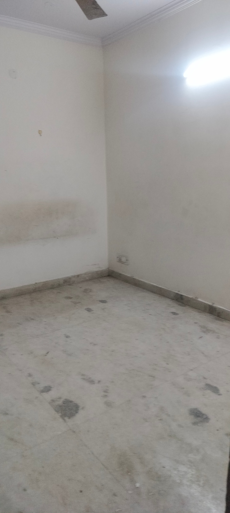 Room, janakpuri 2 Bedroom 800 Sq.Ft. Apartment In Janakpuri Delhi 9609862