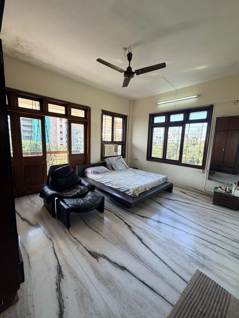 Bedroom, khar west 2.5 Bedroom 1000 Sq.Ft. Apartment In Khar West Mumbai 9609857
