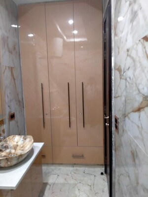 Master Bedroom in 1.5 BHK Builder Floor at Panchsheel Enclave – for Rent