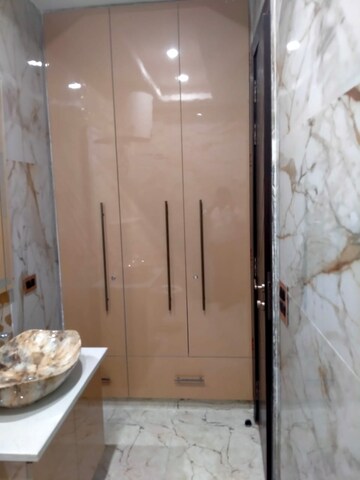 Master Bedroom in 1.5 BHK Builder Floor at Panchsheel Enclave – for Rent