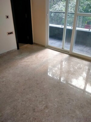 Room in 1.5 BHK Builder Floor at Panchsheel Enclave – for Rent