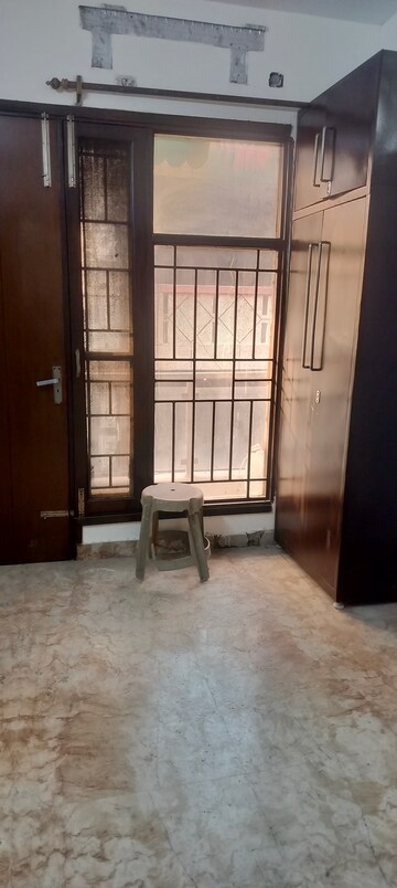 Room in 2 BHK Builder Floor at Janakpuri – for Sale