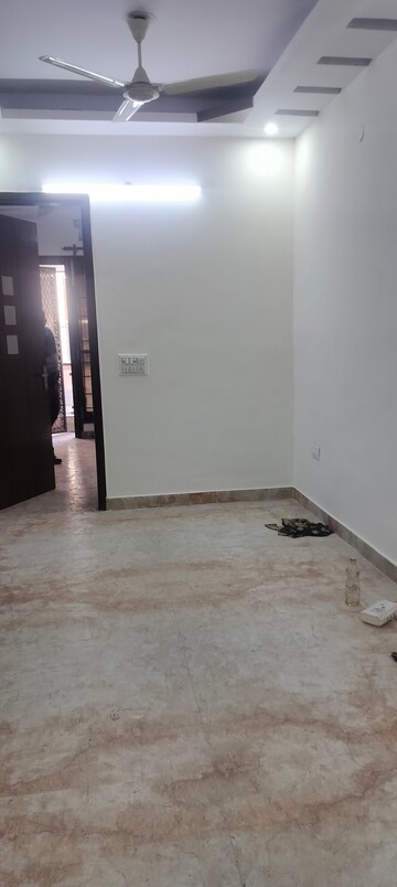 Room in 2 BHK Builder Floor at Janakpuri – for Sale