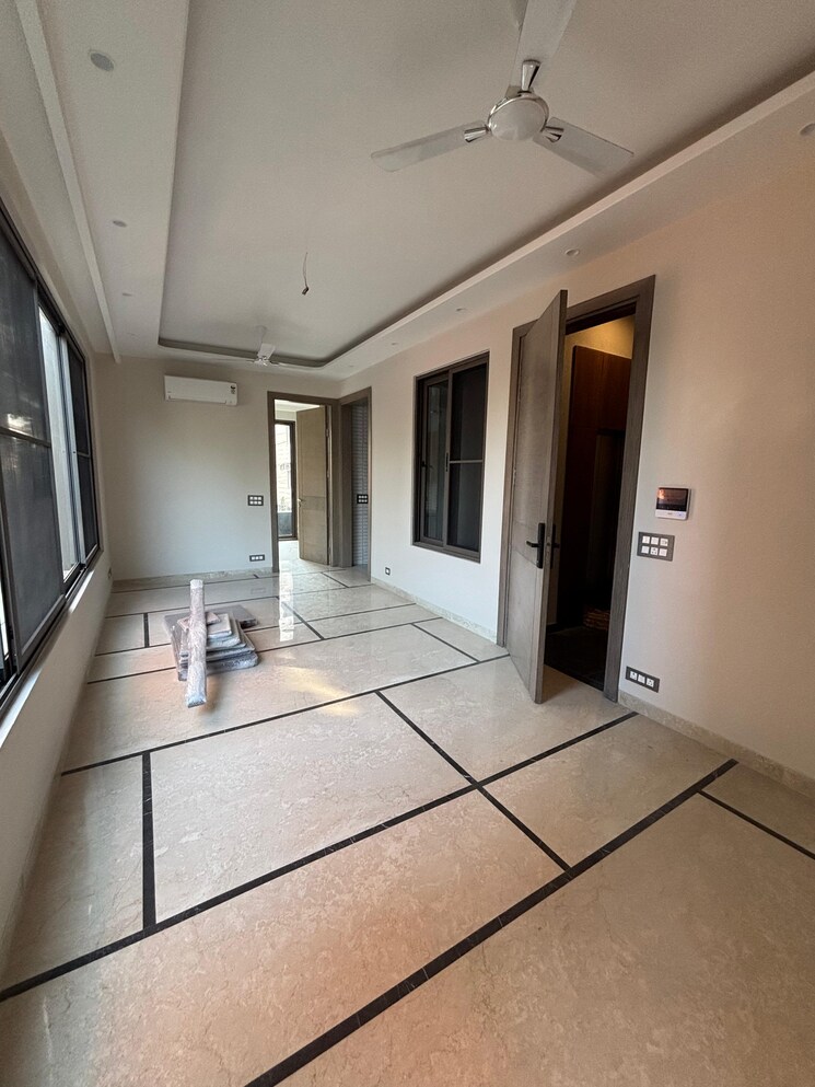 undefined, east of kailash 3 Bedroom 160 Sq.Yd. Builder Floor In East Of Kailash Delhi 9609866