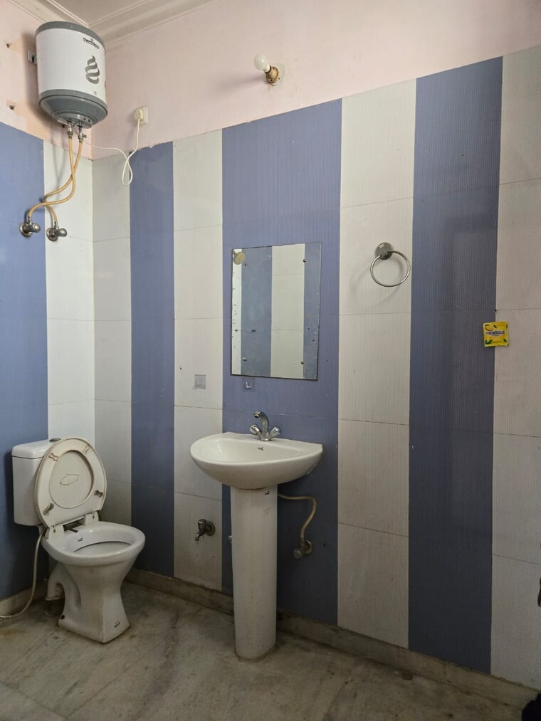 Bathroom, kohli-one-malibu-town 1 Bedroom 600 Sq.Ft. Builder Floor In Sector 47 Gurgaon 9609869
