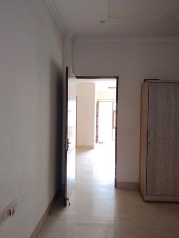 Building Lobby in 1 BHK Builder Floor at Kohli One Malibu Town, Sector 47 – for Rent