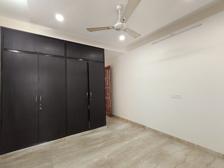 Room, janakpuri 4 Bedroom 370 Sq.Yd. Builder Floor In Janakpuri Delhi 9609890