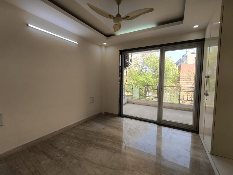 Room, janakpuri 4 Bedroom 370 Sq.Yd. Builder Floor In Janakpuri Delhi 9609890