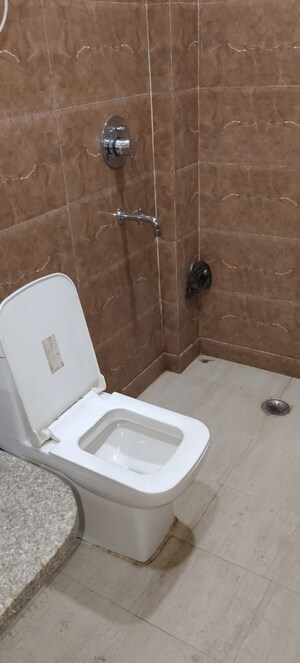 Bathroom in 1 RK Builder Floor at AVA Court, Sector 47 – for Rent