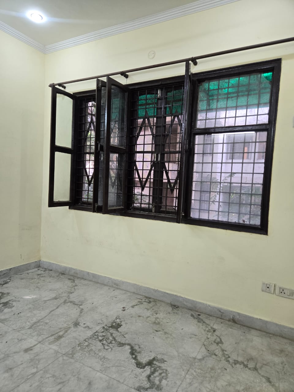 1 BHK + Pooja Room 700 Sq.Ft. Builder Floor in Kohli One Malibu Town