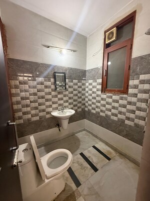 Team Area in 2 BHK Builder Floor at RWA Residential Society Sector 46, Sector 46 – for Rent