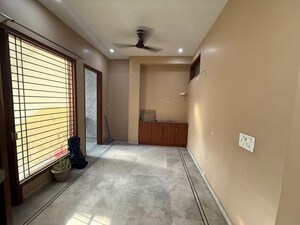 Room in 2 BHK Builder Floor at RWA Residential Society Sector 46, Sector 46 – for Rent