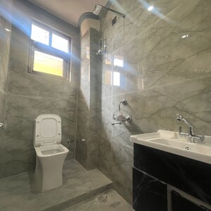 Bathroom in 1 BHK Builder Floor at Saket – for Rent