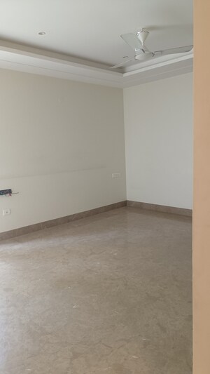 Room in 4 BHK Builder Floor at Old Rajinder Nagar – for Sale