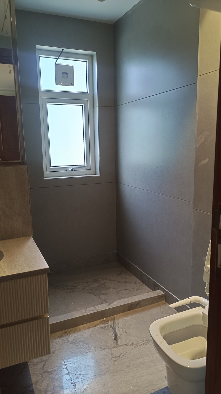 Room, old rajinder nagar 4 Bedroom 4750 Sq.Ft. Builder Floor In Old Rajinder Nagar Delhi 9609929