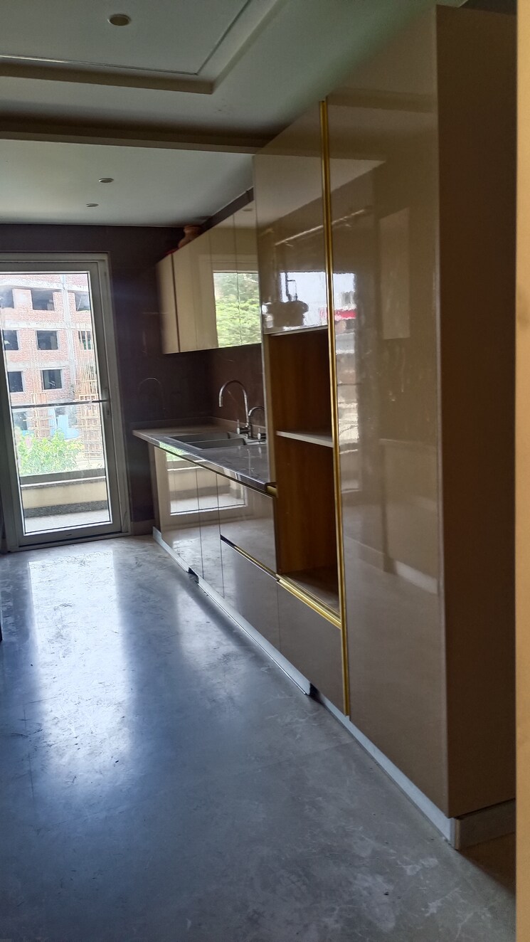 Kitchen, old rajinder nagar 4 Bedroom 4750 Sq.Ft. Builder Floor In Old Rajinder Nagar Delhi 9609929