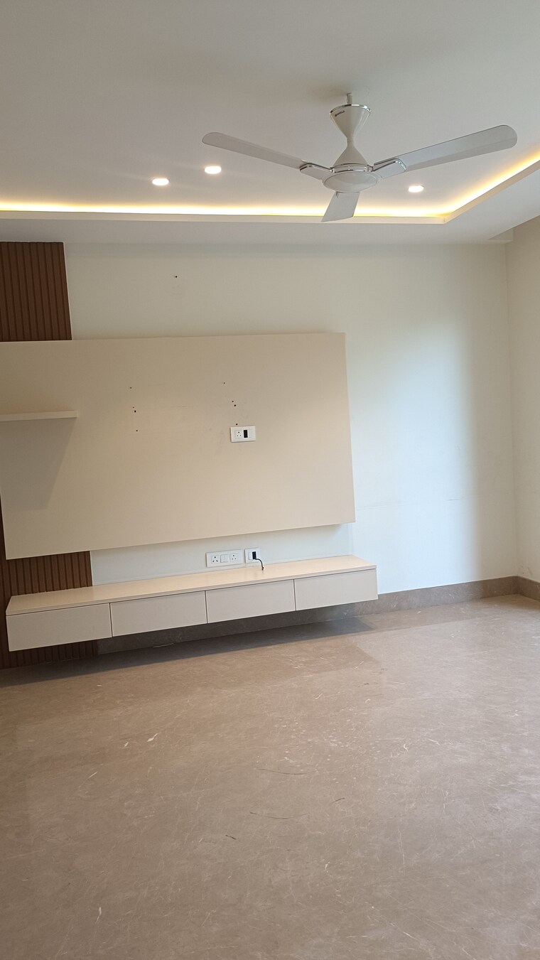 undefined, old rajinder nagar 4 Bedroom 4750 Sq.Ft. Builder Floor In Old Rajinder Nagar Delhi 9609929