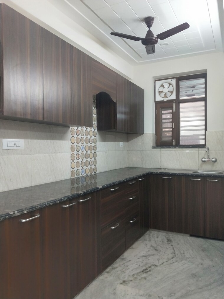 Kitchen, rwa-residential-society-sector-46 1 Bedroom 100 Sq.Yd. Builder Floor In Sector 46 Gurgaon 9609930