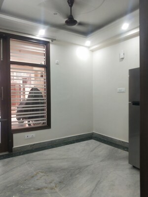 Room in 1 BHK Builder Floor at RWA Residential Society Sector 46, Sector 46 – for Rent