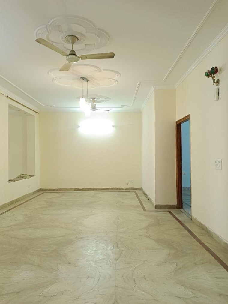 Room, rwa-residential-society-sector-46 3 Bedroom 210 Sq.Yd. Builder Floor In Sector 46 Gurgaon 9609945