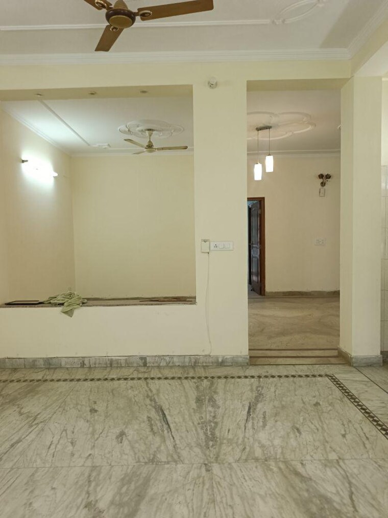 Room, rwa-residential-society-sector-46 3 Bedroom 210 Sq.Yd. Builder Floor In Sector 46 Gurgaon 9609945