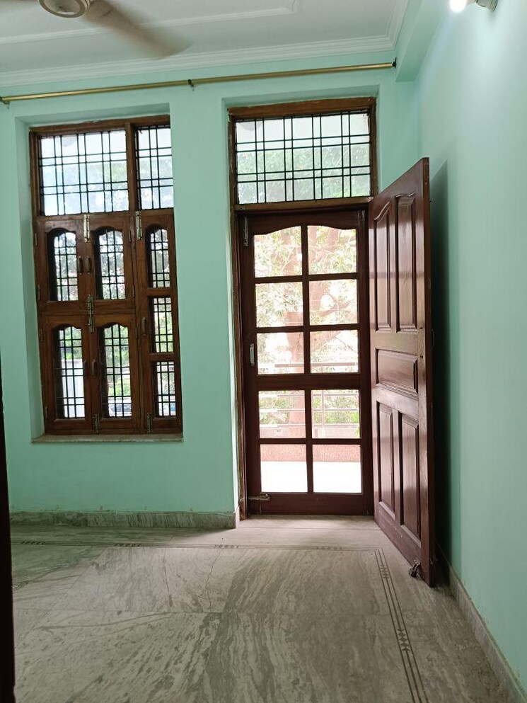 Room, rwa-residential-society-sector-46 3 Bedroom 210 Sq.Yd. Builder Floor In Sector 46 Gurgaon 9609945