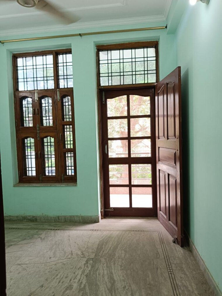 Room, rwa-residential-society-sector-46 3 Bedroom 210 Sq.Yd. Builder Floor In Sector 46 Gurgaon 9609945