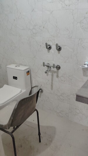  2.5 BHK Builder Floor at Kalkaji – for Rent