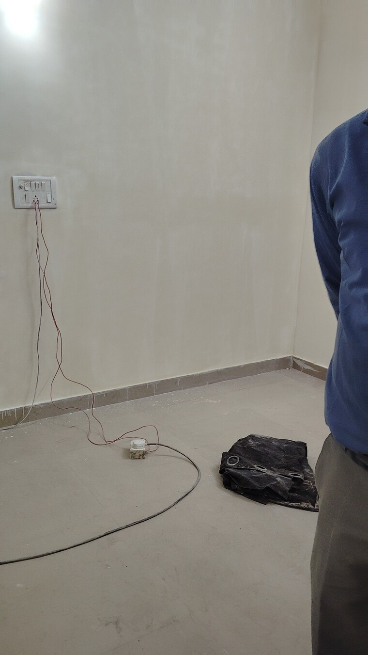 Room, kalkaji 2.5 Bedroom 600 Sq.Ft. Builder Floor In Kalkaji Delhi 9609951