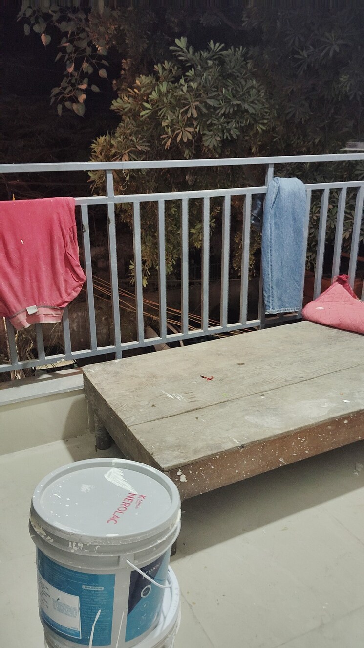 Balcony, kalkaji 2.5 Bedroom 600 Sq.Ft. Builder Floor In Kalkaji Delhi 9609951