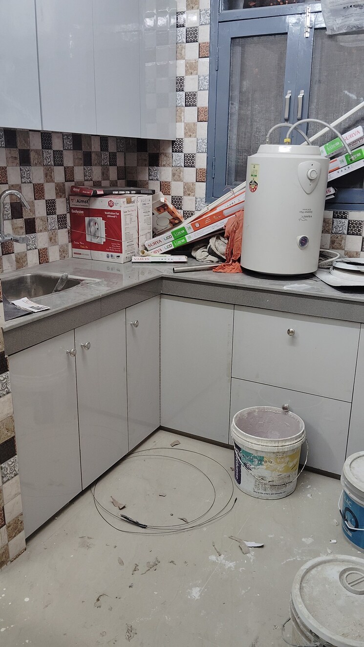 Kitchen, kalkaji 2.5 Bedroom 600 Sq.Ft. Builder Floor In Kalkaji Delhi 9609951