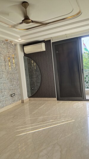 Building Lobby in 3 BHK Builder Floor at New Rajinder Nagar – for Sale