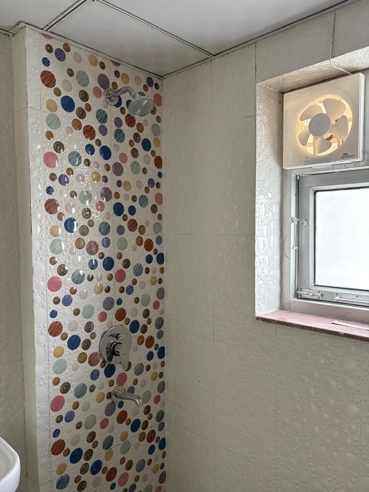 Bathroom, sector 6 dwarka 3 Bedroom 1300 Sq.Ft. Apartment In Sector 6 Dwarka Delhi 9609968