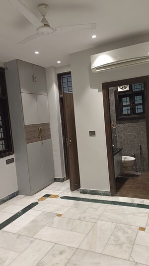 Building Lobby in 3 BHK Builder Floor at New Rajinder Nagar – for Sale
