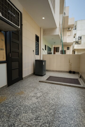 Living Room in 1 BHK Builder Floor at RWA Residential Society Sector 46, Sector 46 – for Rent