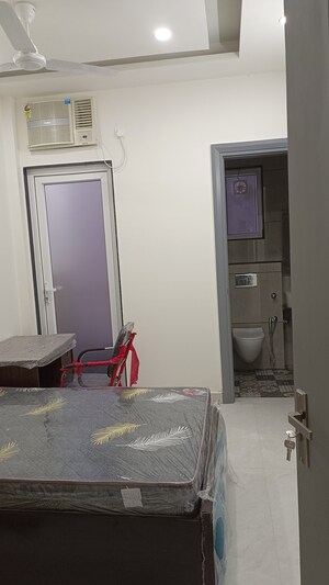 Furnished Amenities in 4 BHK Builder Floor at Old Rajinder Nagar – for Sale