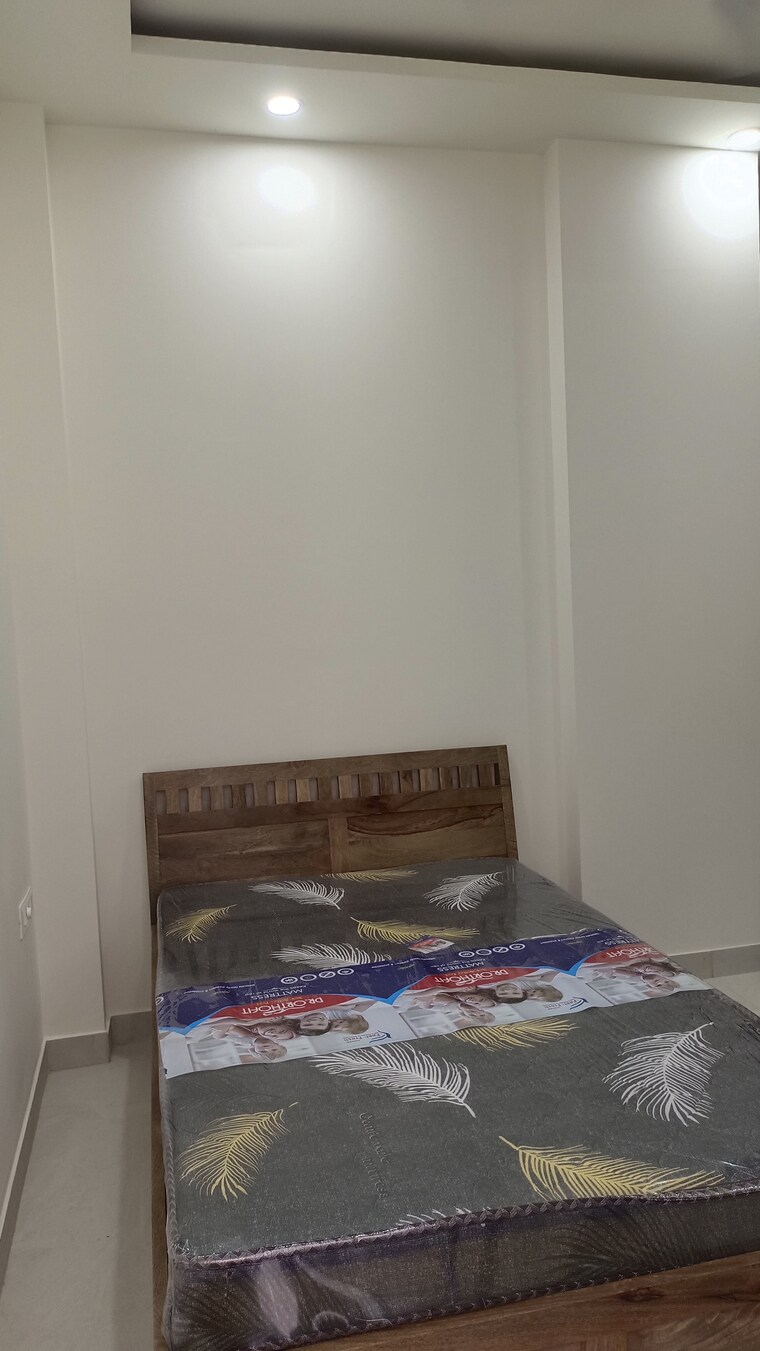 Bedroom, old rajinder nagar 4 Bedroom 782 Sq.Ft. Builder Floor In Old Rajinder Nagar Delhi 9609973