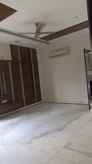 Room in 4 BHK Builder Floor at New Rajinder Nagar – for Rent