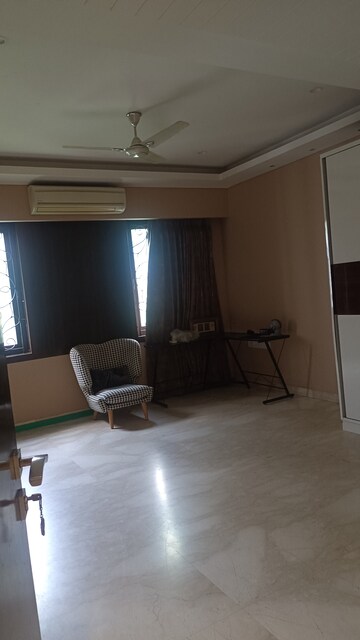 Living Room in 4 BHK Builder Floor at New Rajinder Nagar – for Rent