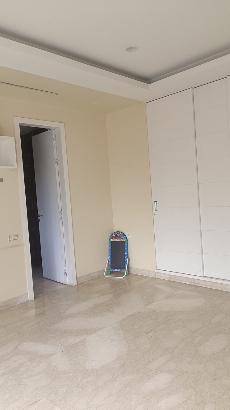 Room, new rajinder nagar 4 Bedroom 3600 Sq.Ft. Builder Floor In New Rajinder Nagar Delhi 9609979